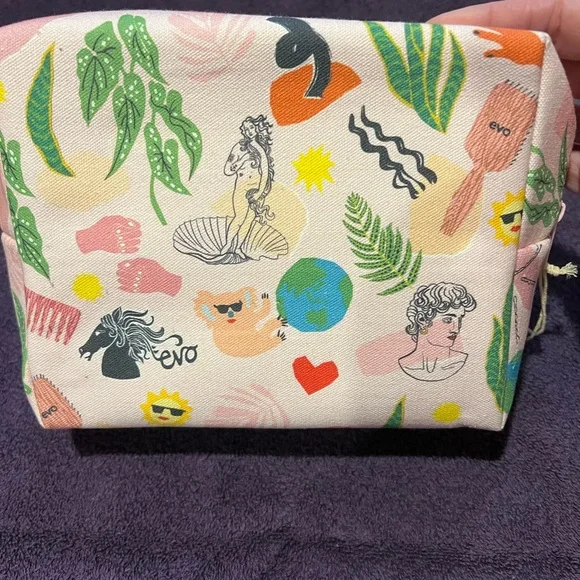 New pouch - Picture 1 of 3